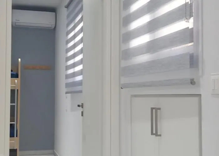 V *